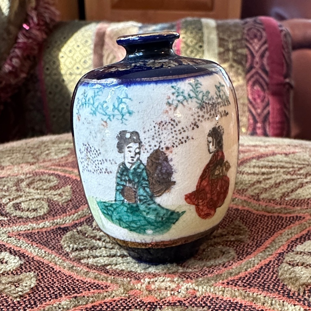 VTG JAPAN SATSUMA MINIATURE CABINET VASE